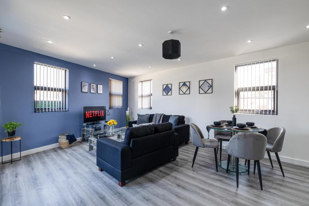 Top Floor Apartment With Private Balcony In Stockport Centre By Hass Haus Exterior foto