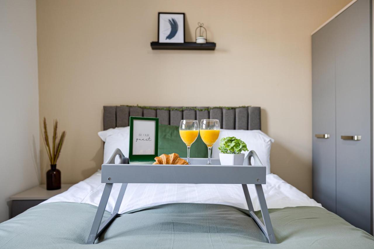 Top Floor Apartment With Private Balcony In Stockport Centre By Hass Haus Exterior foto