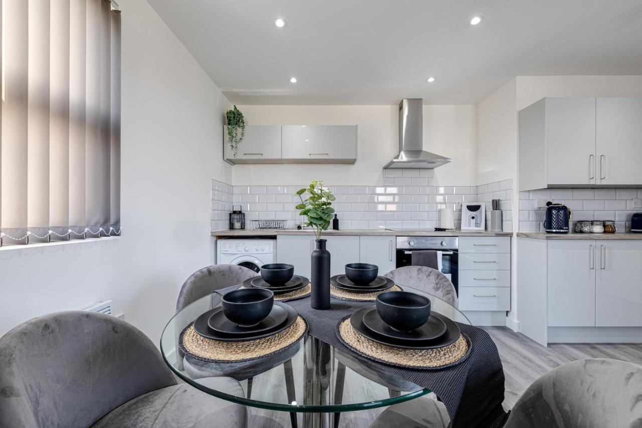 Top Floor Apartment With Private Balcony In Stockport Centre By Hass Haus Exterior foto