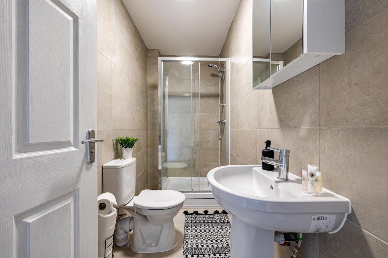 Top Floor Apartment With Private Balcony In Stockport Centre By Hass Haus Exterior foto