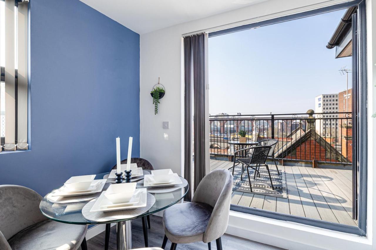Top Floor Apartment With Private Balcony In Stockport Centre By Hass Haus Exterior foto